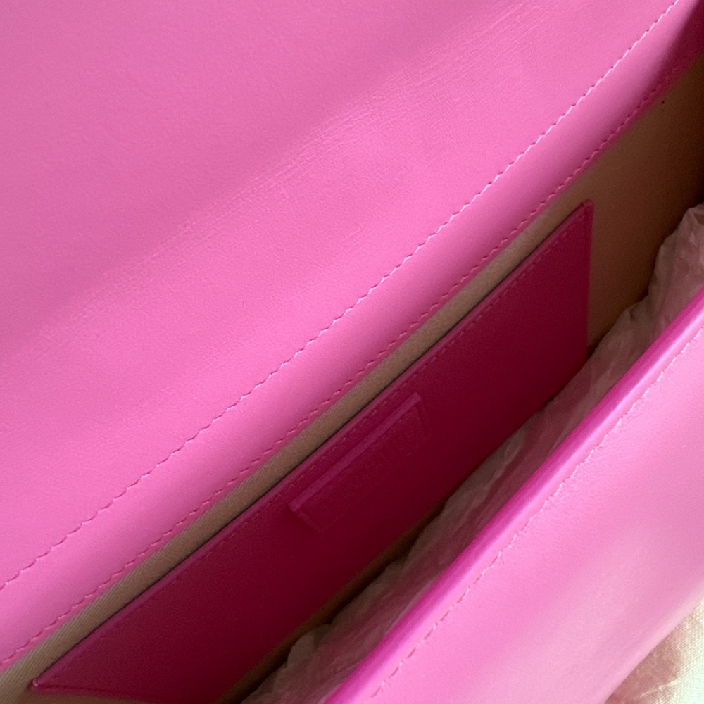 Authentic Jacquemus Le Bambinou Leather Top-Handle Bag **No original strap** - Picture 5 of 7
